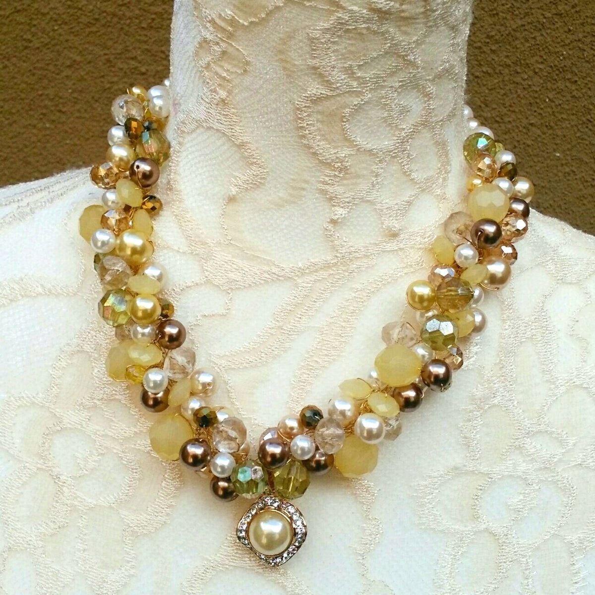 Vintage Pearl Pendant Bridal Statement Necklace - Unique Wedding Jewelry - Amazing Gift