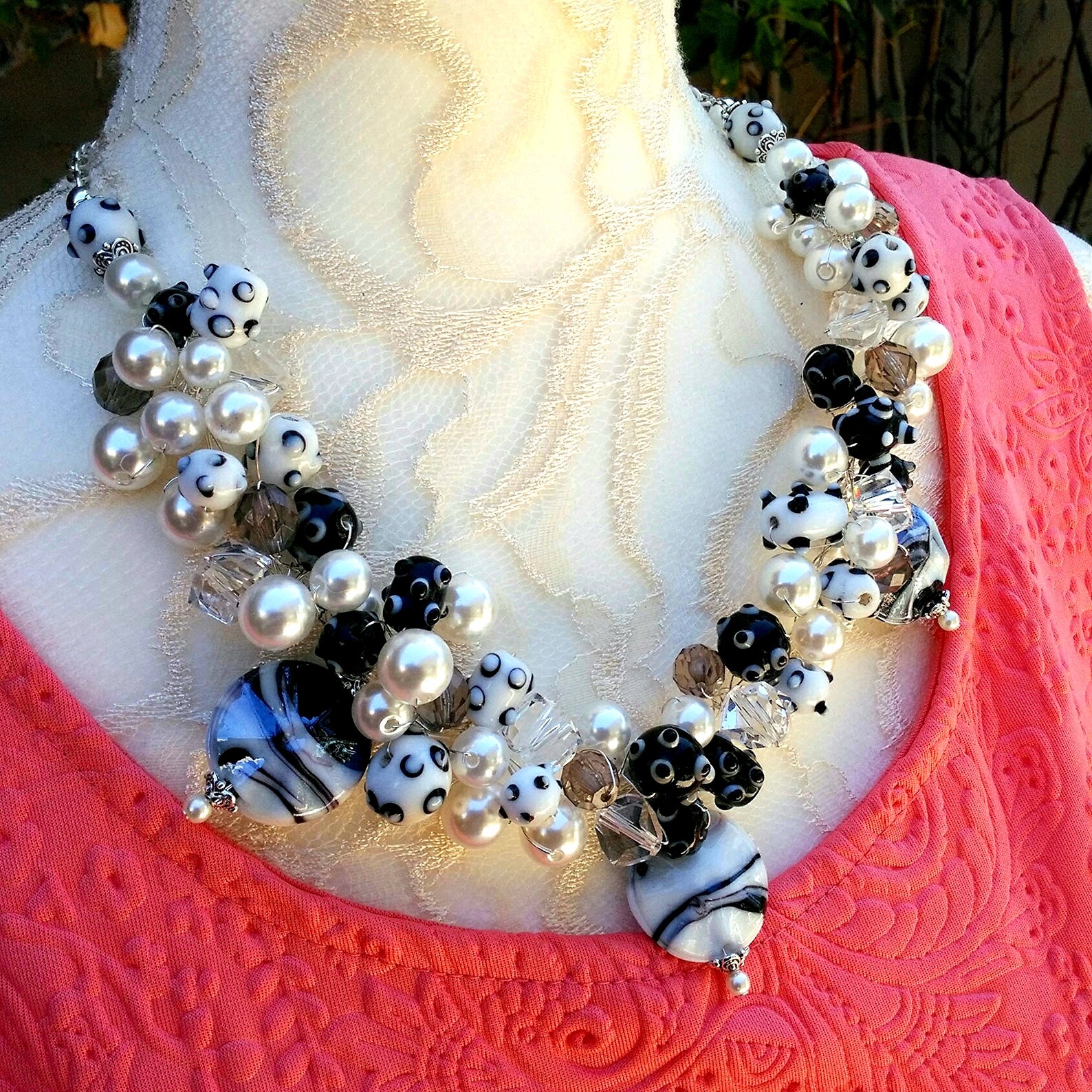 Chunky pearl sales statement necklace