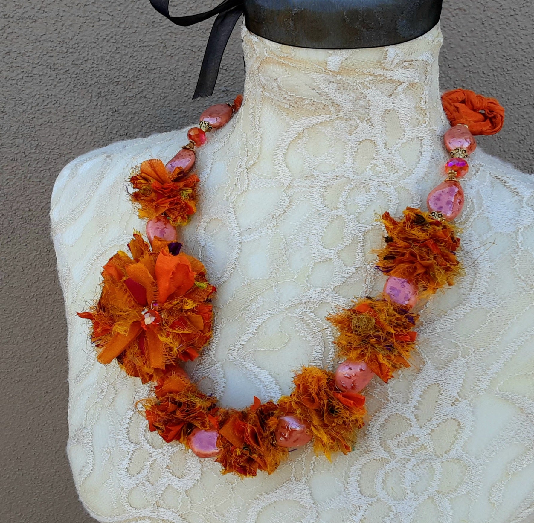 Amazon.com: 3PCS Flower Choker Necklace Fabric Long Choker Chain Belt Waist  Chain Flower Necklace Collar Choker for Women Girls : Clothing, Shoes &  Jewelry